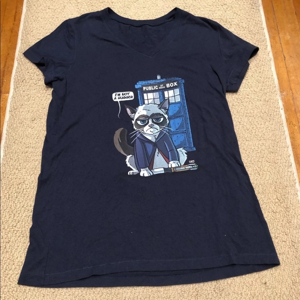 Grumpy Cat Doctor Who V-neck t-shirt (dark navy)